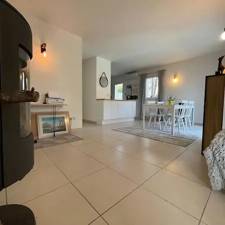 Villa Charmante Avec Piscine Au Calme *