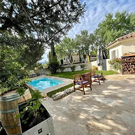 Villa Charmante Avec Piscine Au Calme